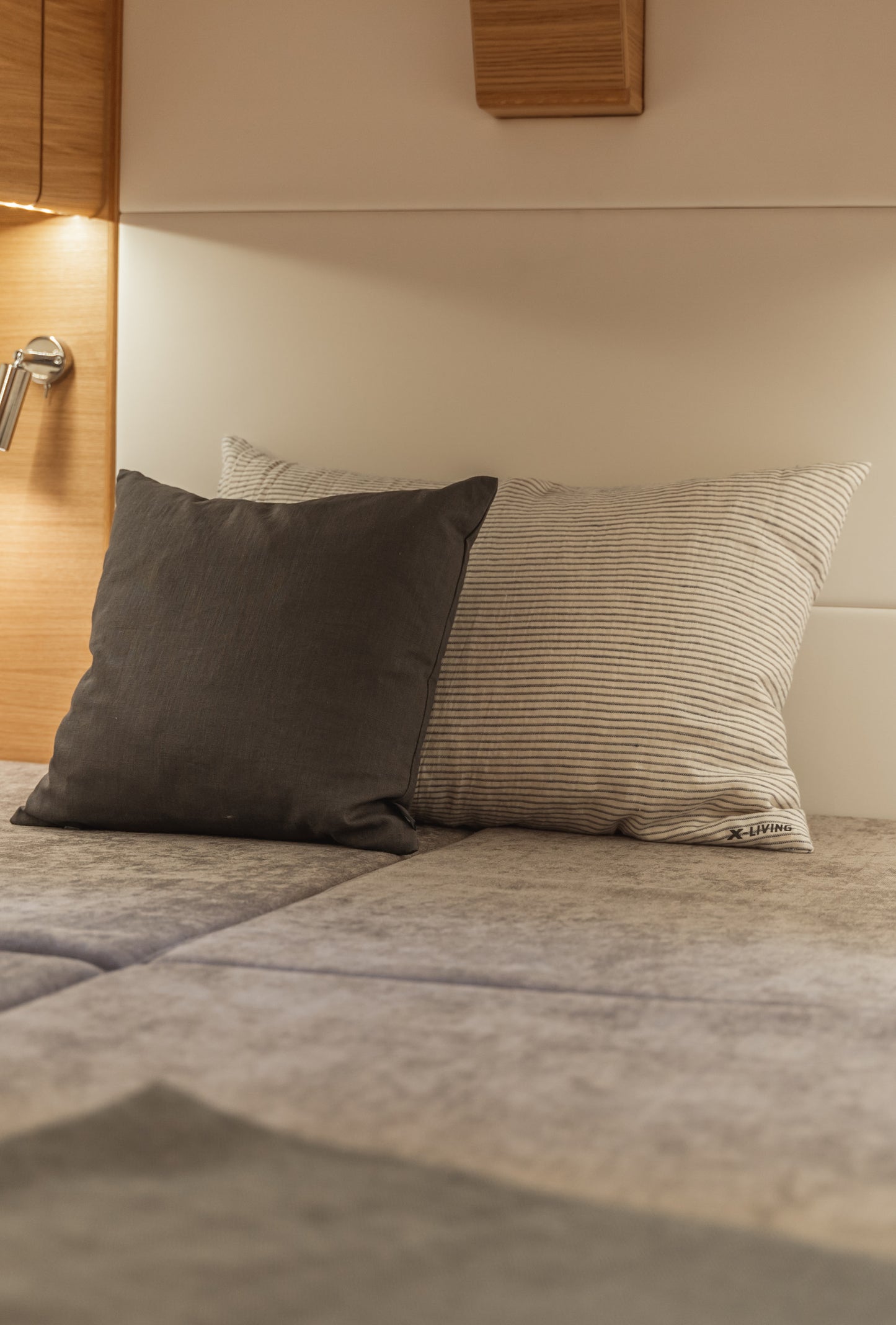 MARIE Decorative linen cushion - Dark Grey (42x42)