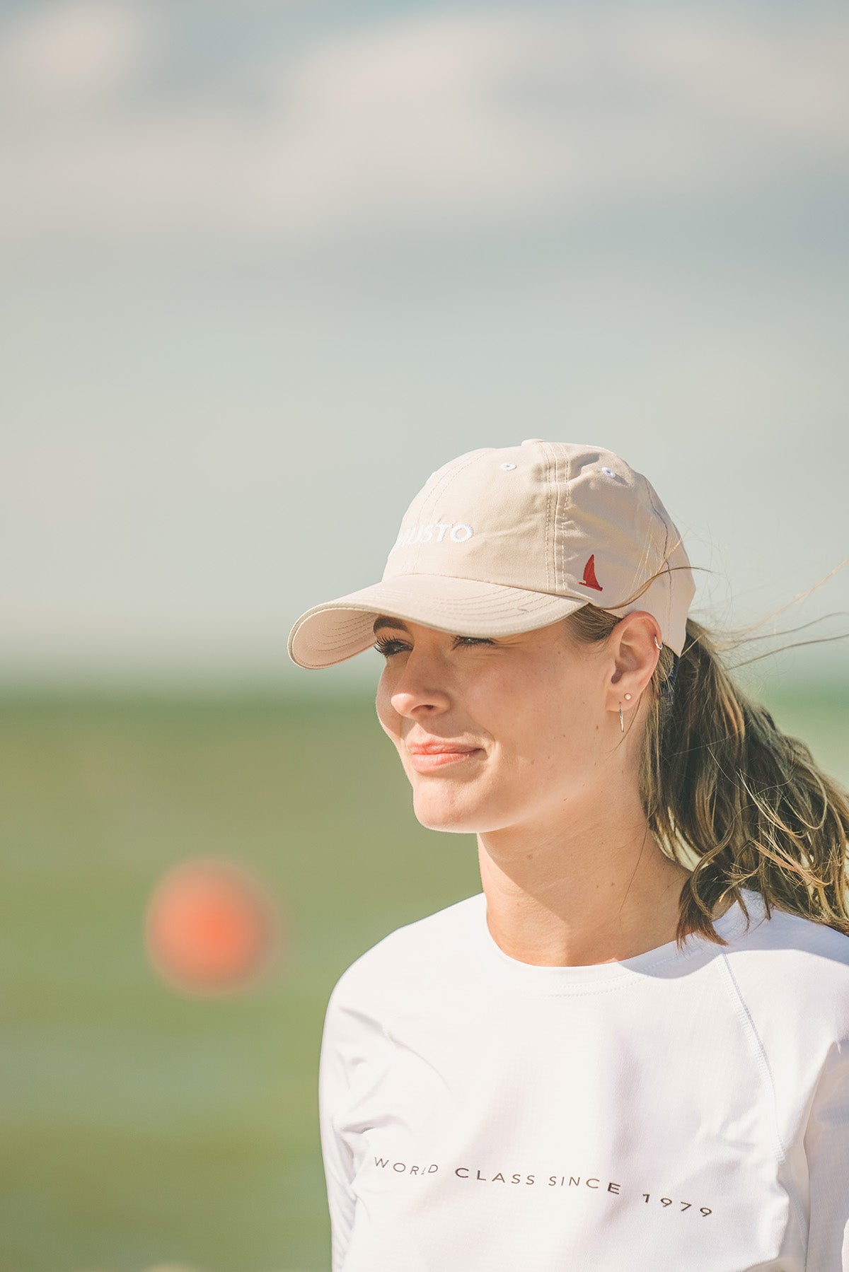 Fast Dry Musto Cap, Light Stone with X-Yachts logo