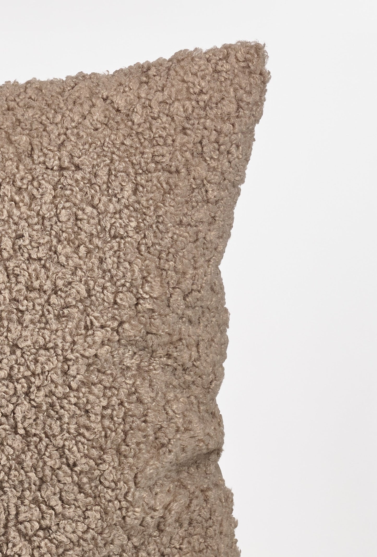 JOY Decorative cushion with fake fur and brushed cotton - Warm Brown (50x50)