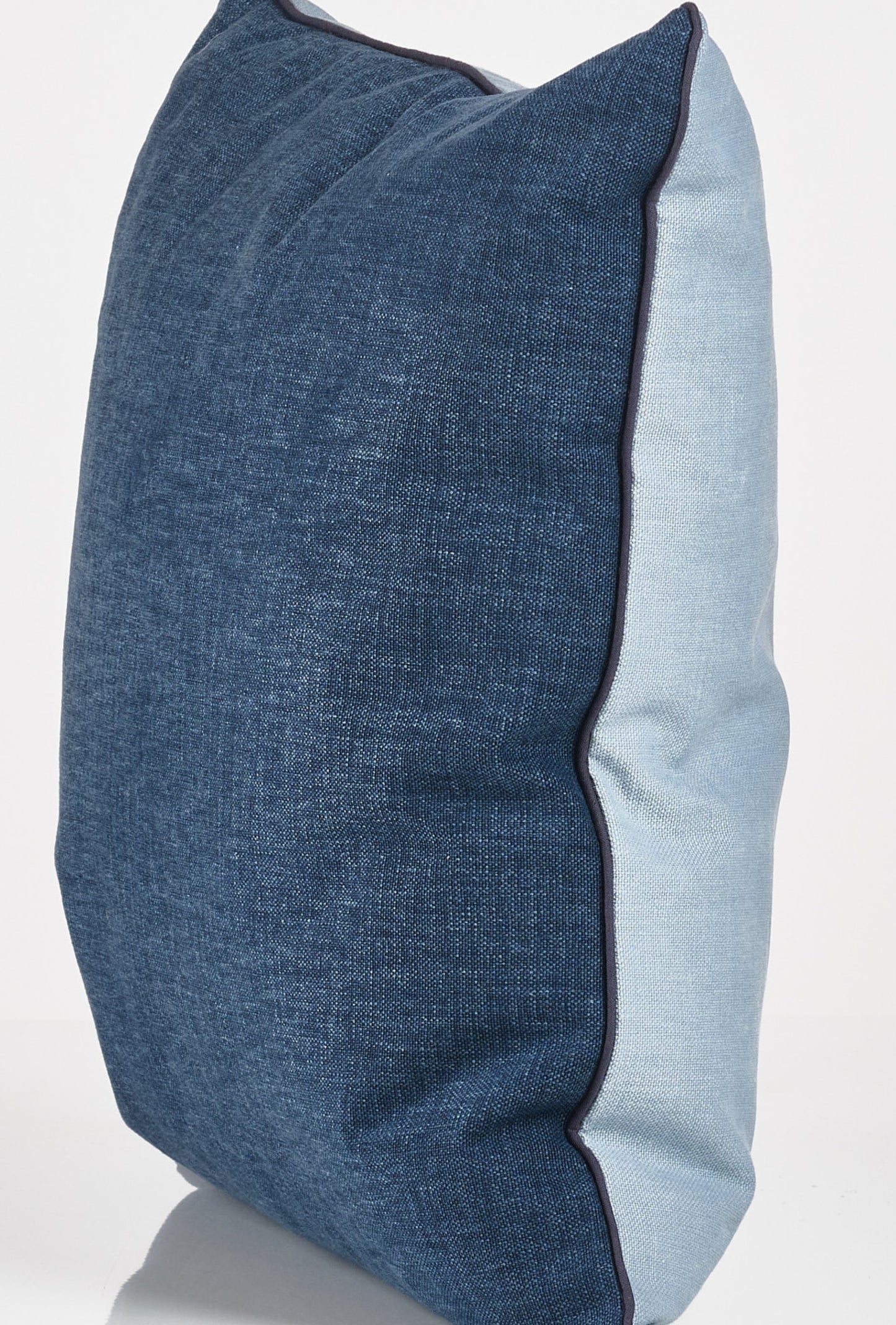 KATHRINE Brushed cotton decorative cushion - Deep Blue / Light Blue (42x42)