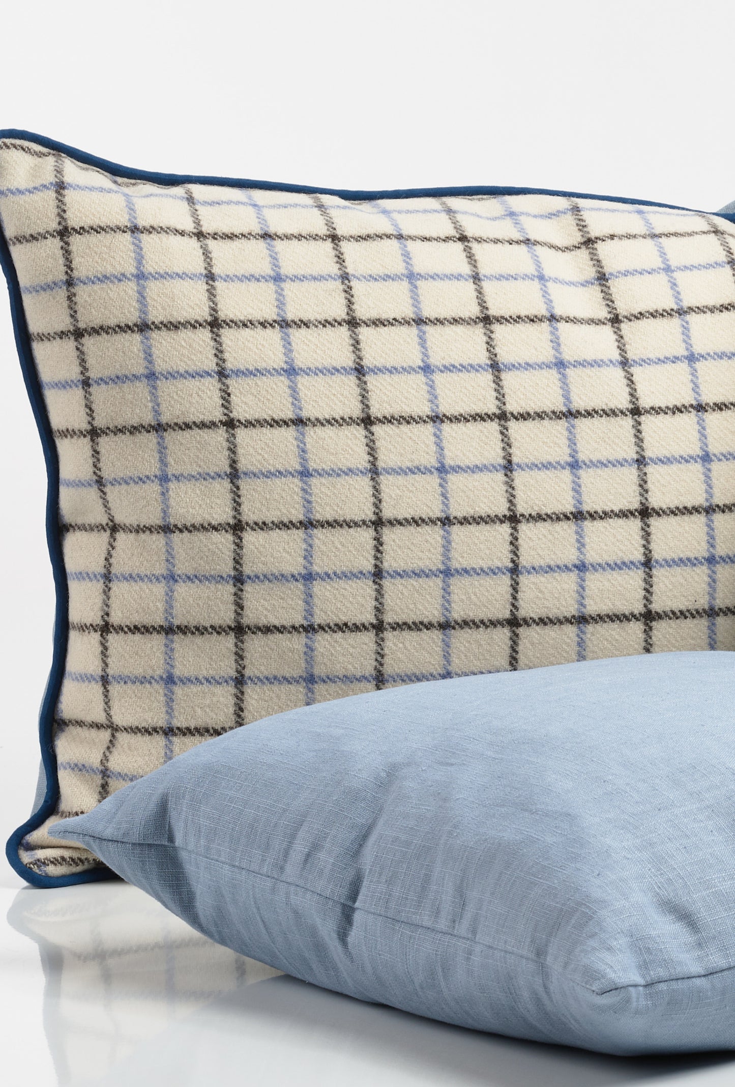 COPENHAGEN Decorative brushed cotton and wool cushion (40x60)