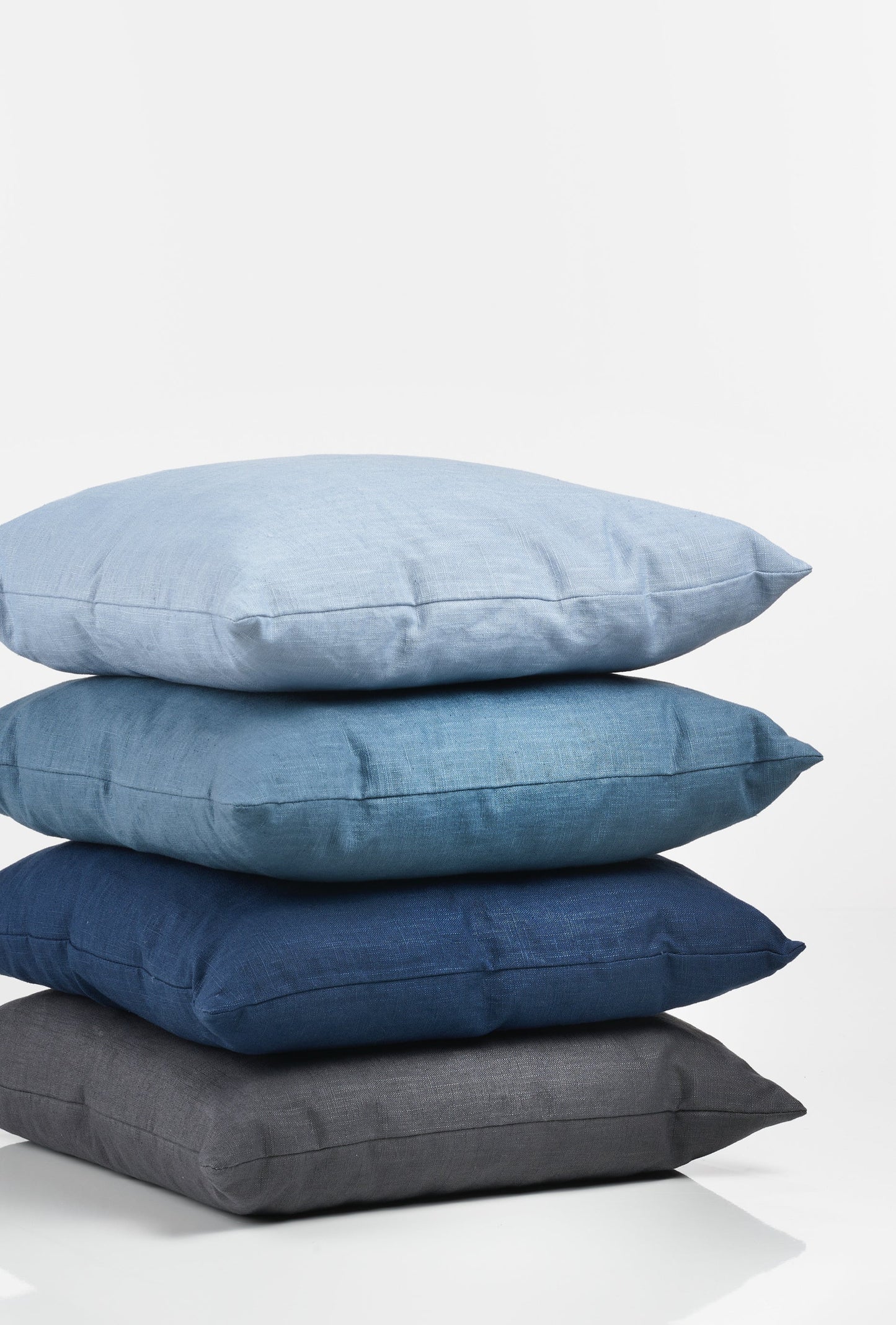 MARIE Decorative linen cushion - Navy Blue (42x42)
